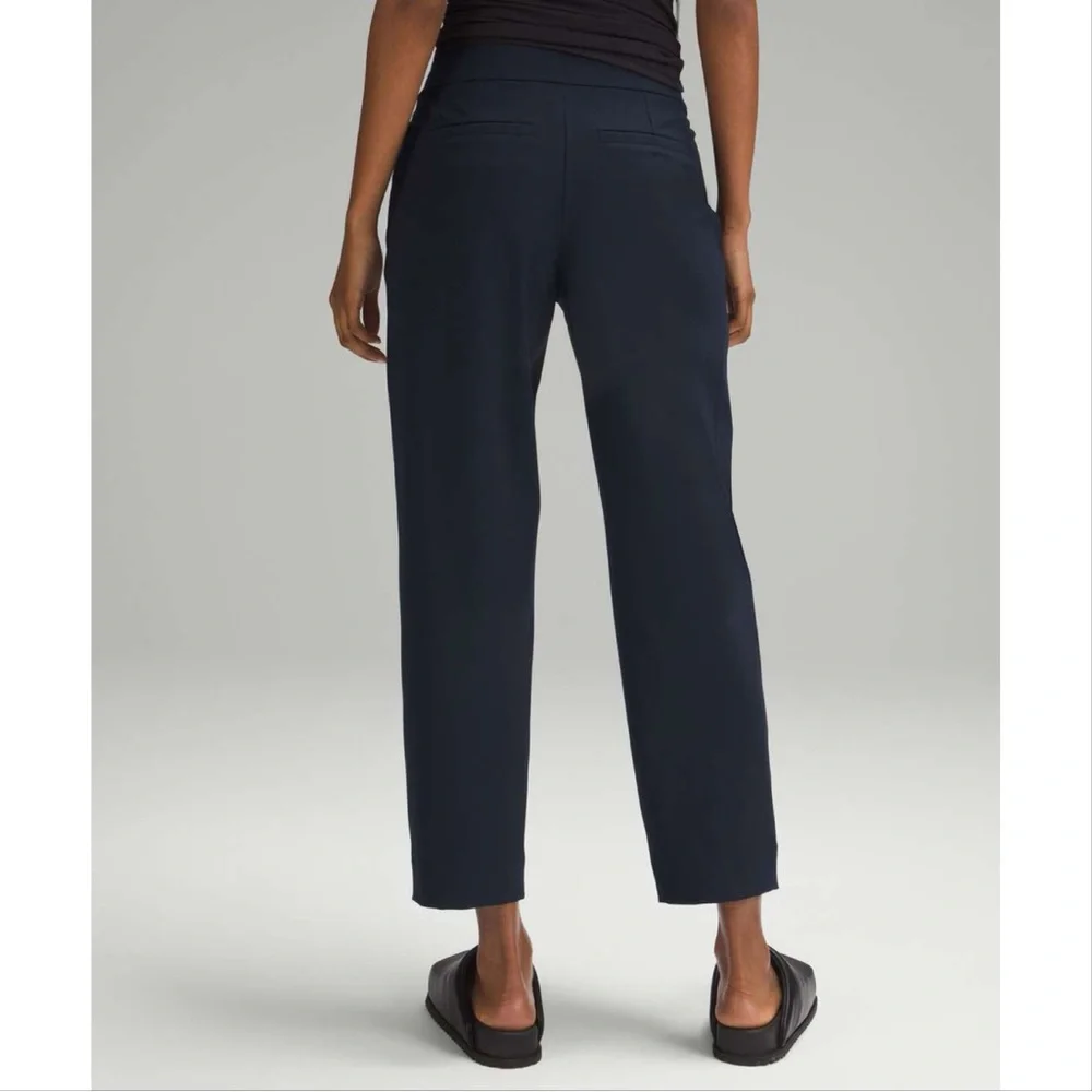 Lululemon Tapered-Leg Mid-Rise Pant 7/8 Length in True Navy